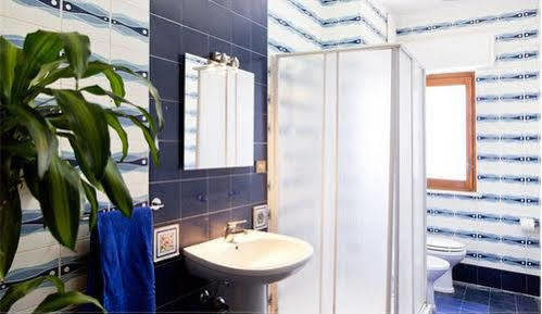 Residenza Paola Affittacamere 3*